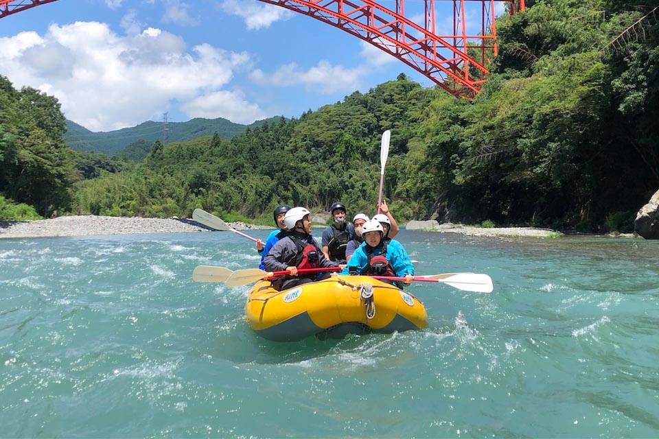 OKUTAMA+ / オクタマプラス ラフティング体験