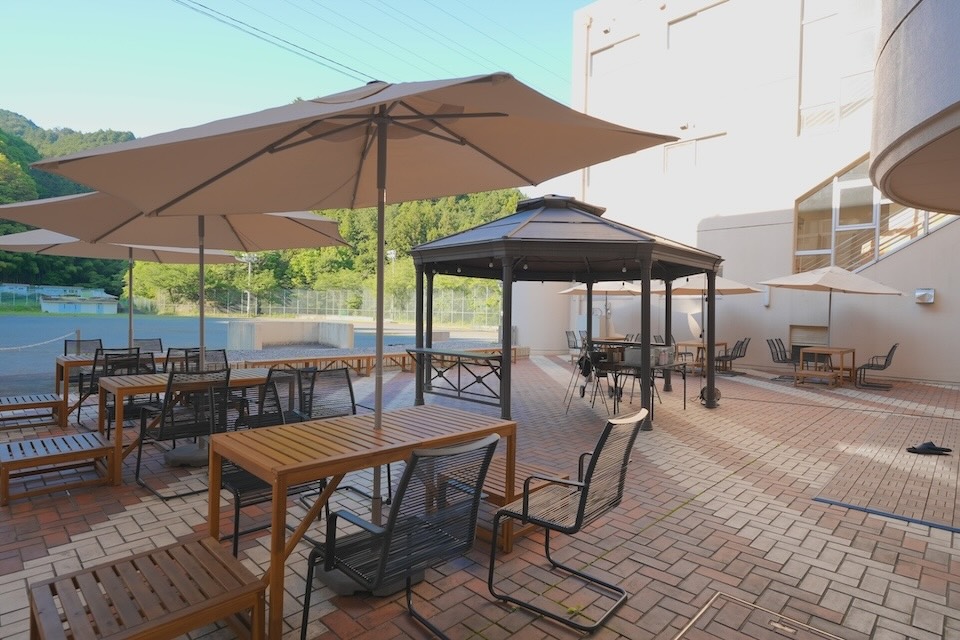 OKUTAMA+ / オクタマプラス 中庭（パティオ）