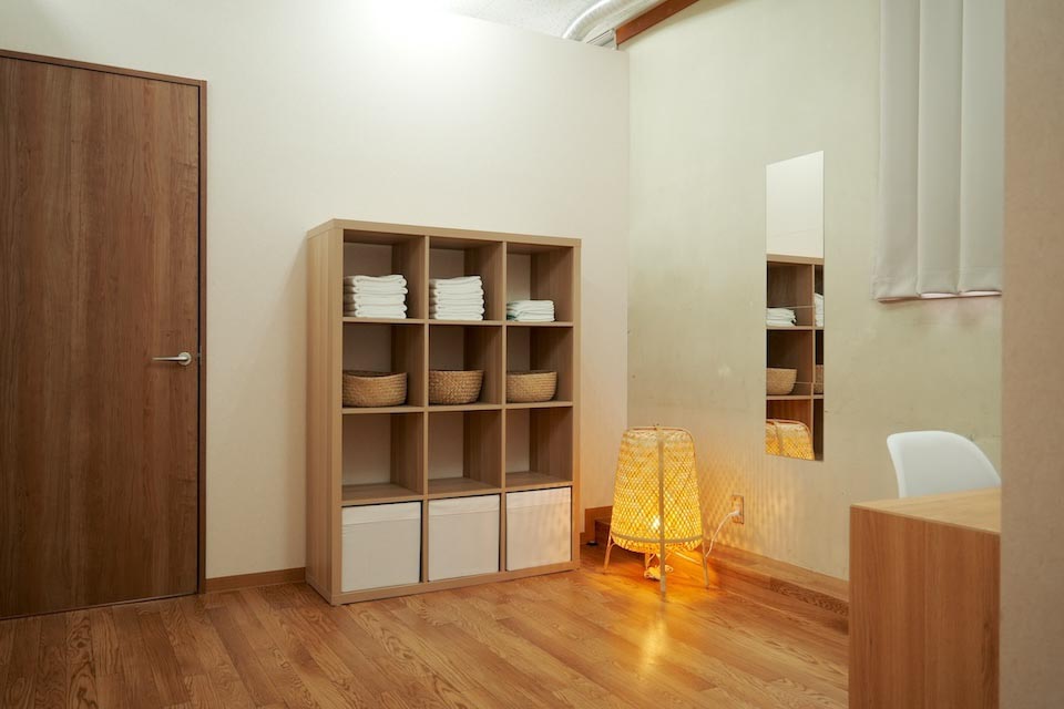 OKUTAMA+ / オクタマプラス 屋上サウナ 更衣室