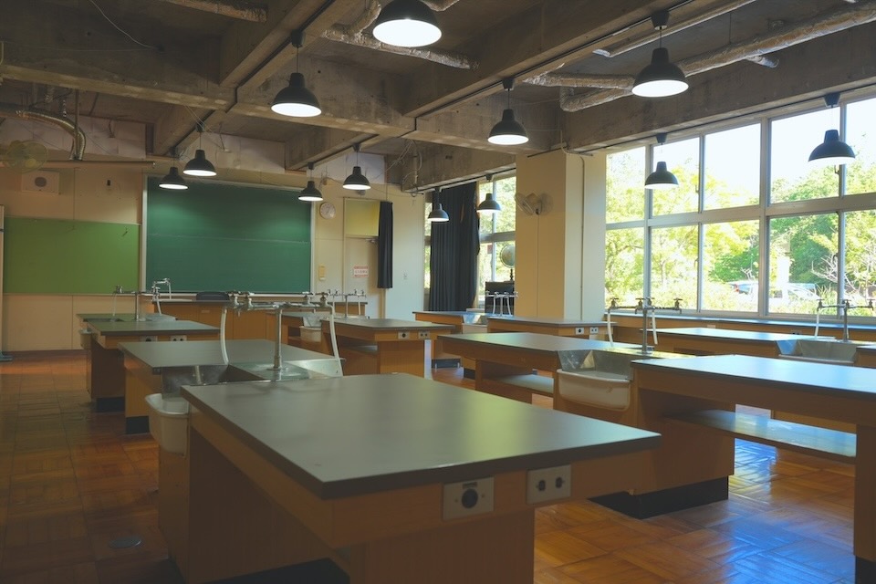 OKUTAMA+ / オクタマプラス 理科室